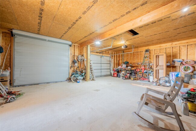 Building Photo - 1015 FM 960 Rd