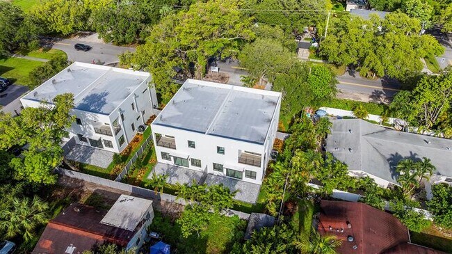Building Photo - 3294 SW 15th Ave