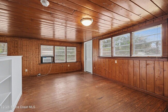 Building Photo - 1708 Pine St