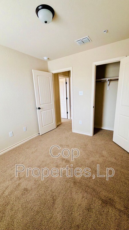 Building Photo - 7102 Micayla Cv