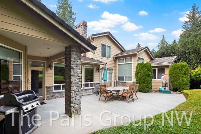 Building Photo - Gorgeous 3,400sf Golf Course Craftsman on ...