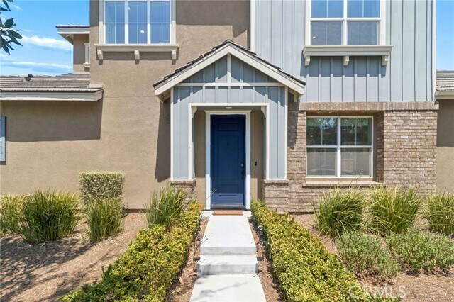 Building Photo - 2811 E Kendall Ln