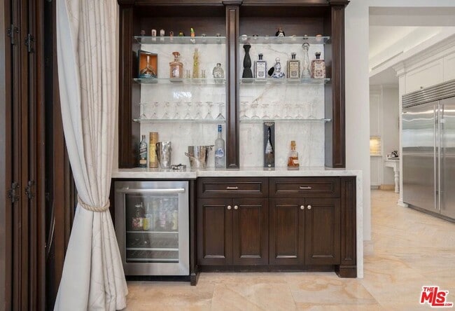 Building Photo - 331 Canon Dr