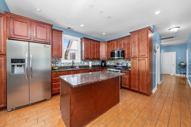 Building Photo - 5108 W 24th Pl