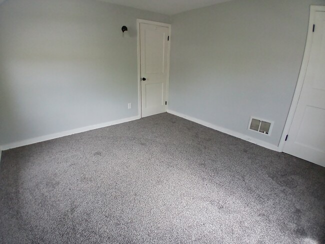 Building Photo - Milpine Garden Townhomes