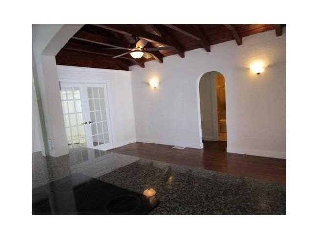 Building Photo - 4565 N Ocean Dr