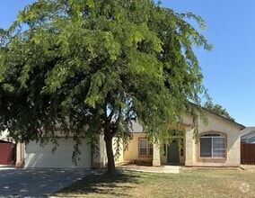 Building Photo - 3 Bedroom 2 Bath Home