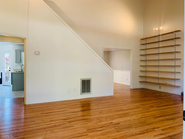 Building Photo - 210 Spring Forest Way