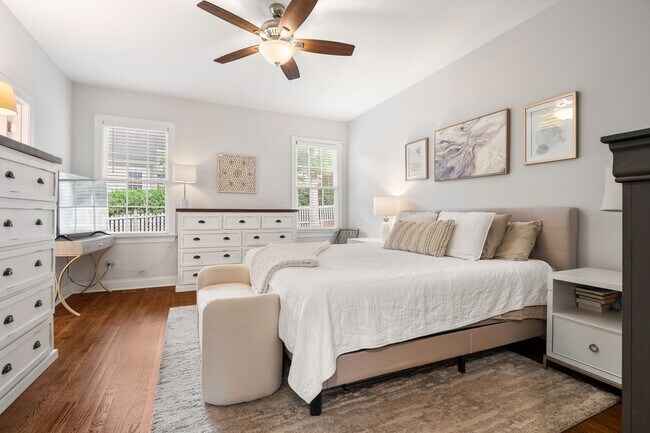 Building Photo - Gorgeous brick ranch with bonus room!!! Application Pending