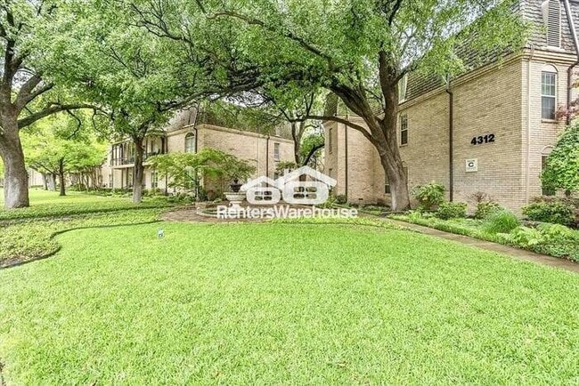 Building Photo - Coming soon!! showings Start 6/13..... Ful...