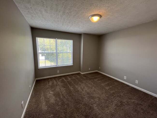 Building Photo - 4854 Laura Jeanne Blvd