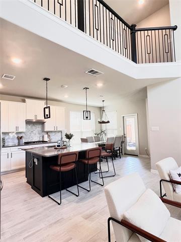 Building Photo - 2093 Almassera Dr