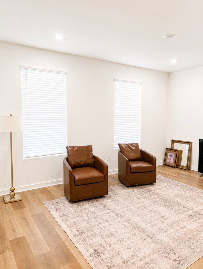 Building Photo - 497 Orleanian Dr
