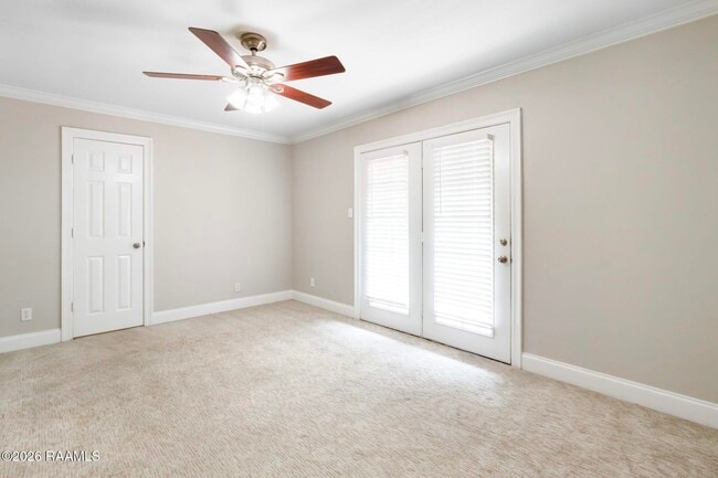 Building Photo - 112 Hillside Dr