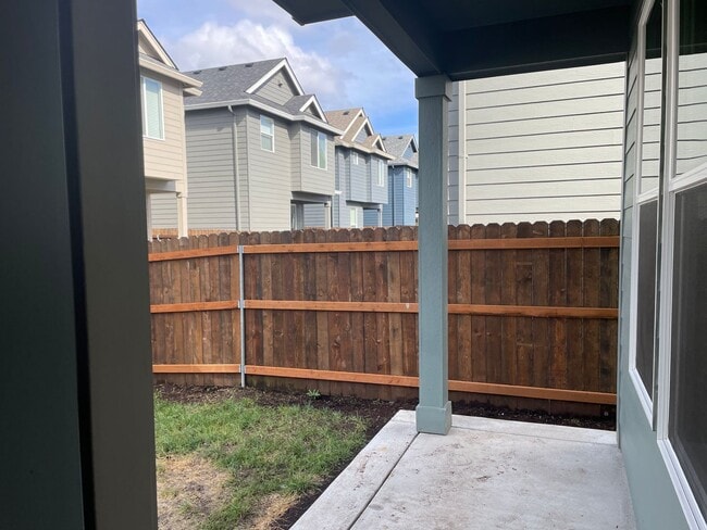 Building Photo - NEWLY BUILT 3 BED/2 BATH OPEN CONCEPT HOME...