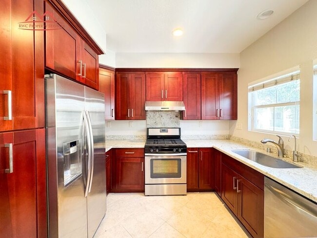 Building Photo - 3634 Fitzsimmons Common
