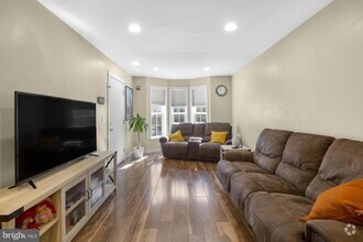 Building Photo - 134 S 46th St