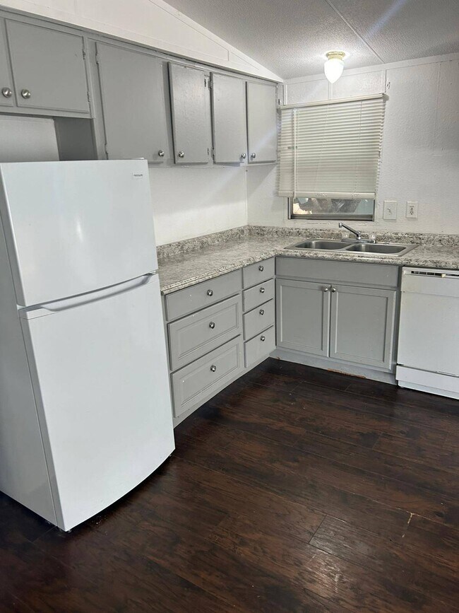 Building Photo - 201 S Preston Rd