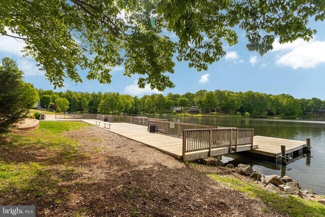 Building Photo - 15462 Windsong Ln