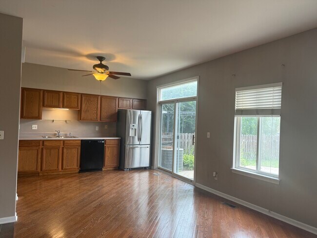 Building Photo - 21529 Franklin Cir