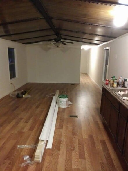 Building Photo - 1587 Goss Dr