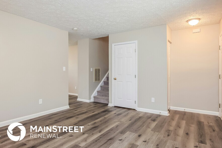 Building Photo - 2215 Springhill Ave