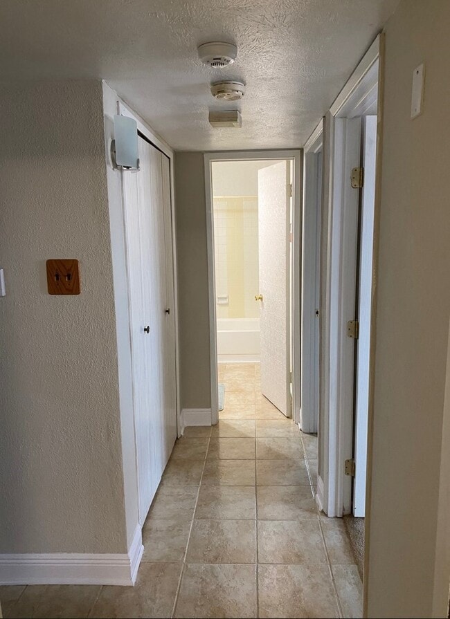 Building Photo - 7314 El Cresta Dr