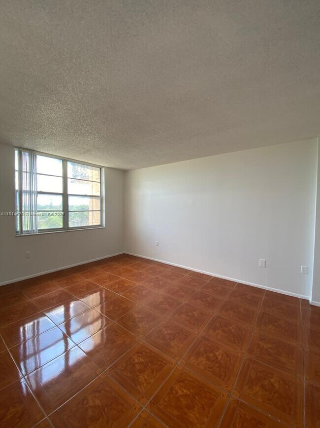 Building Photo - 15600 NW 7th Ave