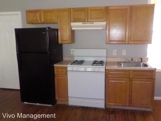 Building Photo - 398-400 S 15th St