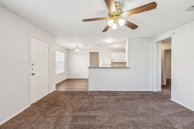 Building Photo - Spacious 4-Bedroom Home with Private Fenced Yard in Fort Worth