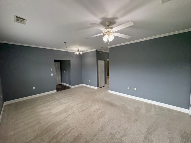 Building Photo - For Rent