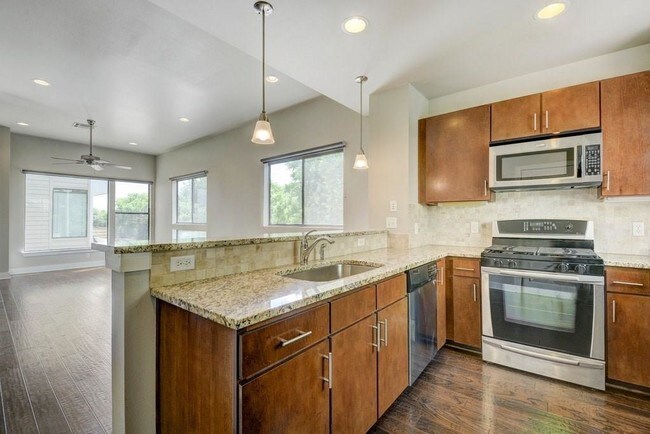 Building Photo - 304 W Alpine Rd