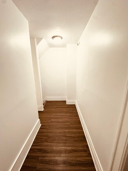 Building Photo - 96-98 Durnan St