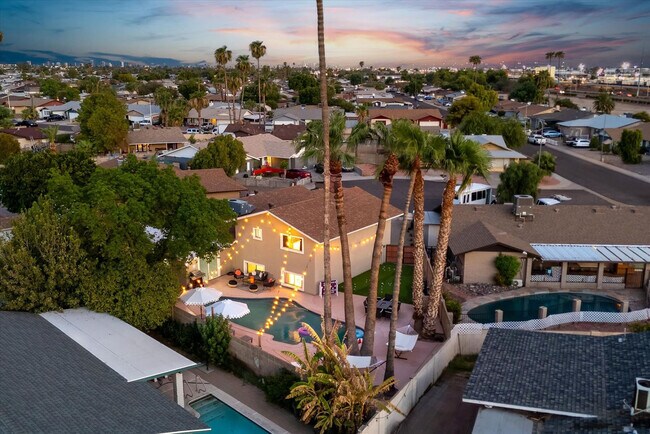 Building Photo - 5747 N 48th Ln