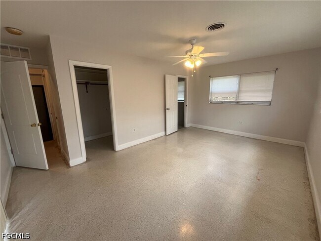 Building Photo - 2031 Maravilla Cir