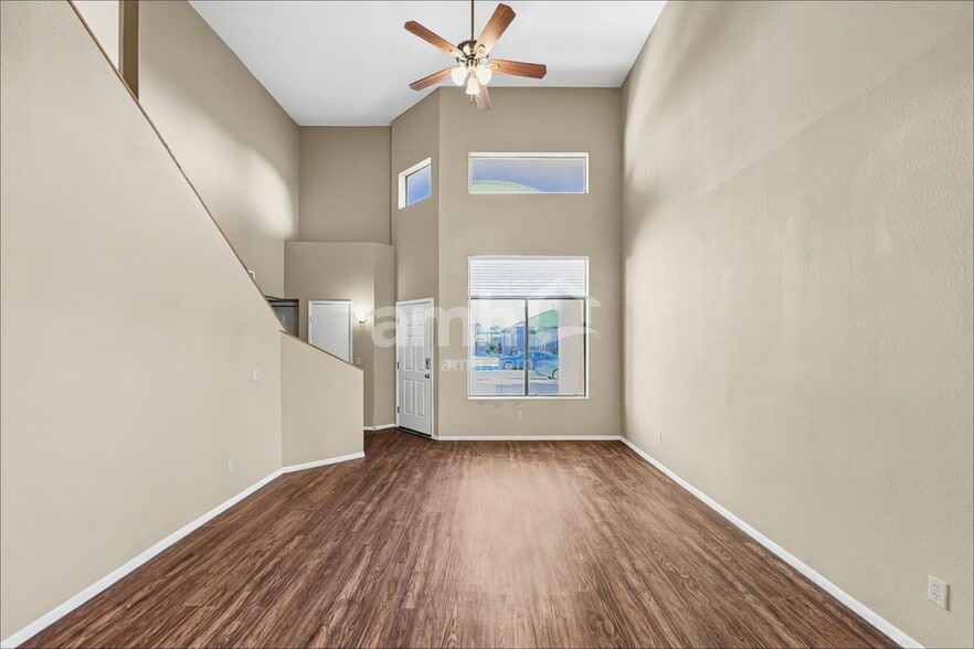 Building Photo - 9957 E Paseo San Ardo