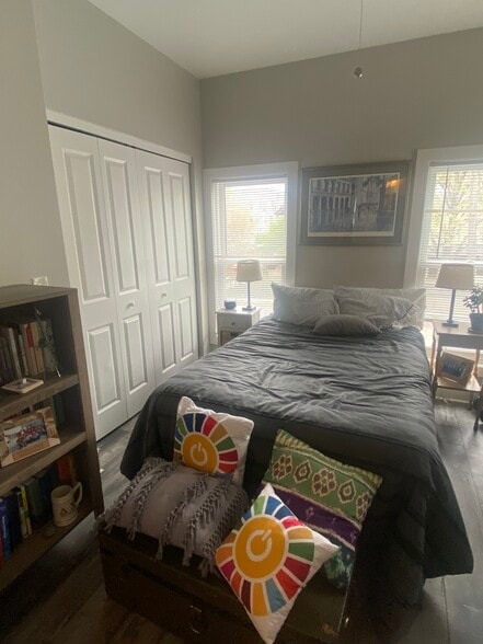 Building Photo - 139 W 2nd Ave