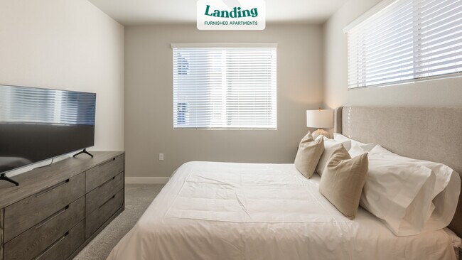 Building Photo - 5550 E Deer Valley Dr