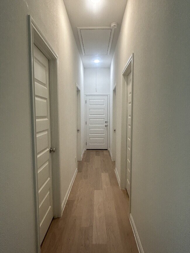 Building Photo - Beautiful, brand new four bedroom, two bathroom home for rent!