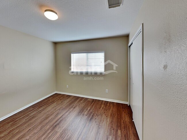 Building Photo - 11004 Monahan Park