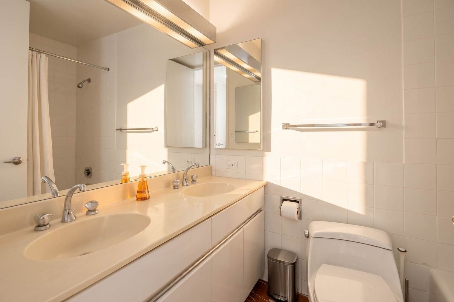 Building Photo - 525 E 72nd St