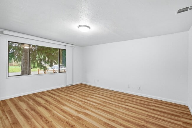 Building Photo - 3 BD | 2 BA Home with Great Backyard & Fireplace