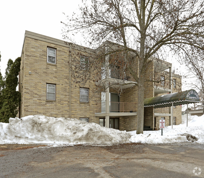 Building Photo - South Oaks Apartments