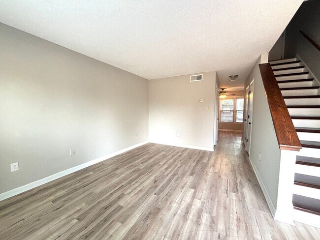 Building Photo - Available now. Water included! Great 2BR/1.5 BA Townhouse in Central James Island!