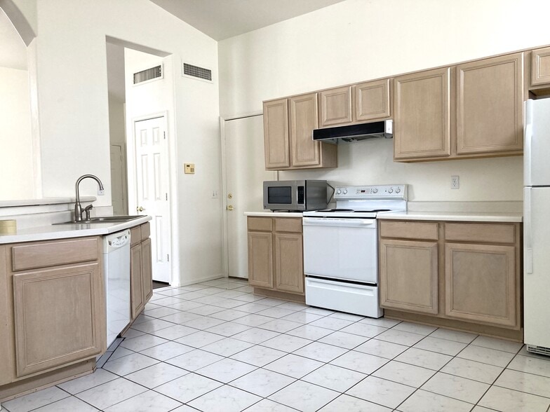 Kitchen - 3440 E Southern Ave