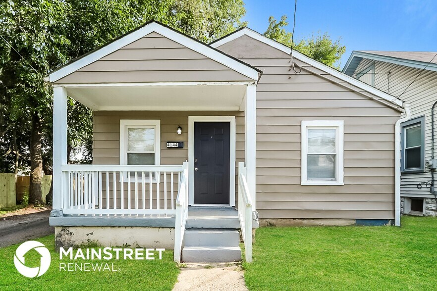 Primary Photo - 4144 Sunset Ave