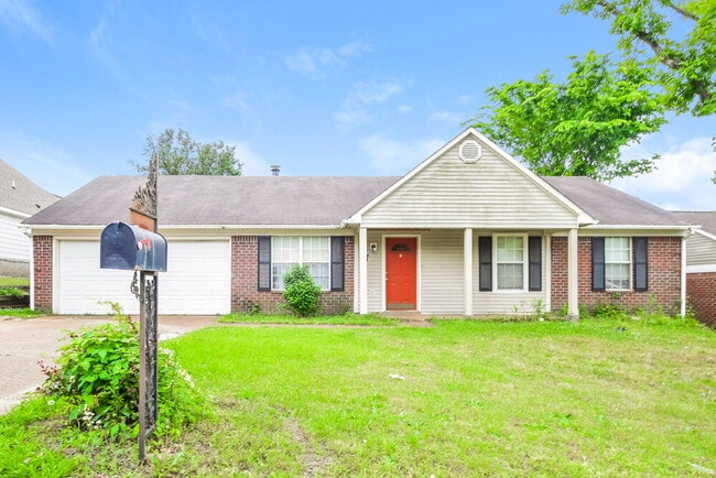 Building Photo - 2545 Waverly Dr