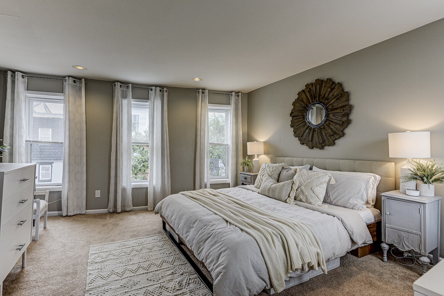 Building Photo - 1736 Light St