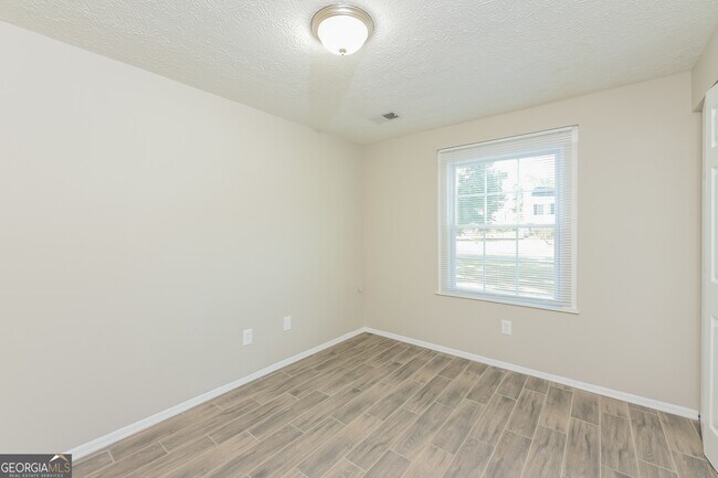 Building Photo - 5254 Long Green Ln
