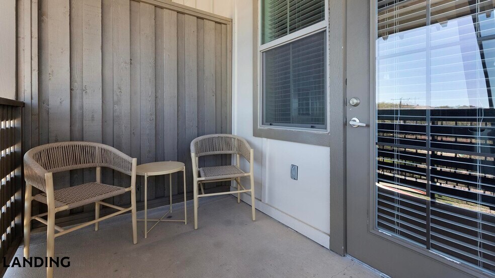 Building Photo - 20915 Wilderness Oak